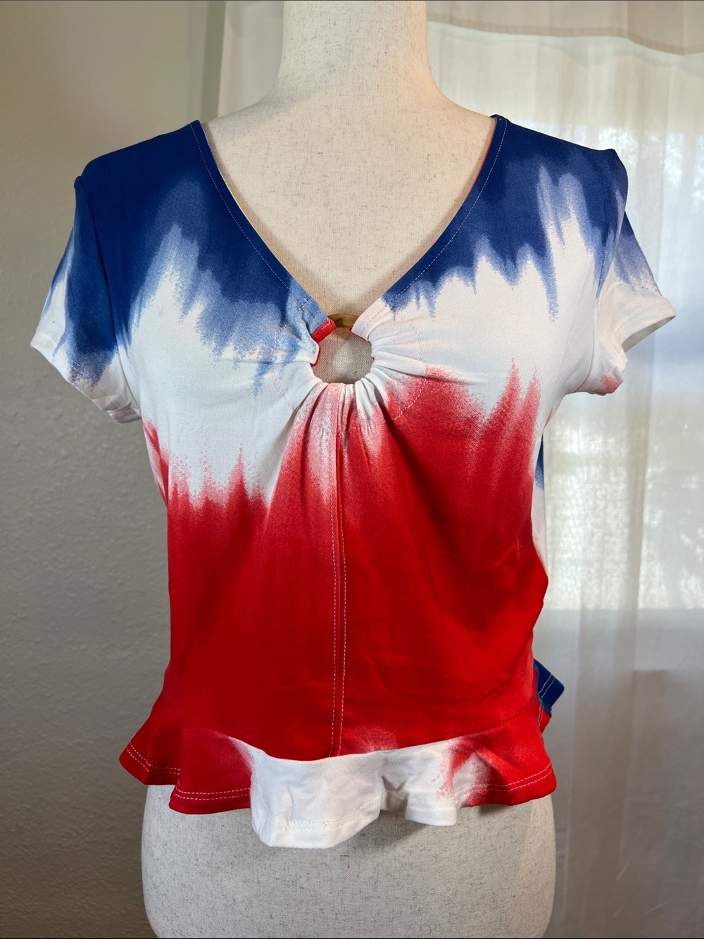 Love By Design Red White Blue Tie-Dye Keyhole V-Neck Crop Top